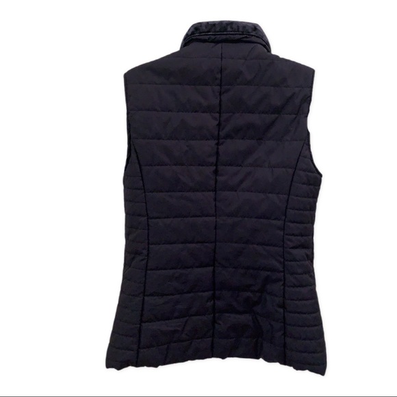 🐇 Ellen Tracy Navy Blue Puffer Vest Size Medium Fits Like a Small - Picture 2 of 6